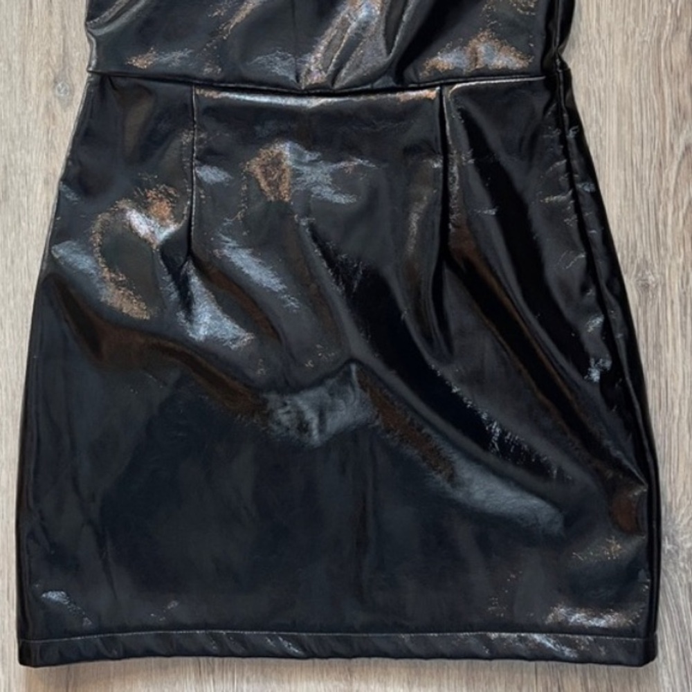 SOLD Superdown Ella Black One Shoulder Patent Faux Leather Mini Dress Small - Picture 10 of 10